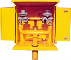 Домовой газорегуляторный пункт ДРП1С с регулятором ARD-10/RF25 на стене